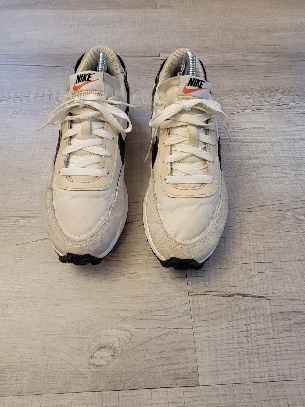 Nike Men’s Off-White/Black Casual Runner Sneakers